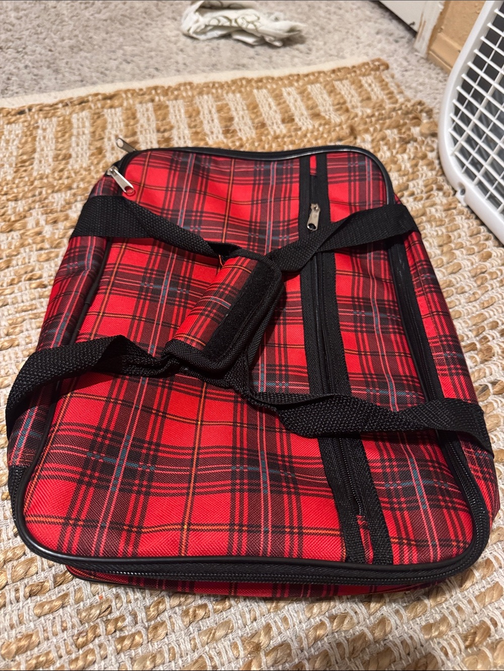 Red Plaid Travel Casserole Dish Holder with Black Straps